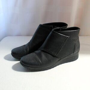 Cloudsteppers by Clarks Black Caddell Rush Booties, Size 6
